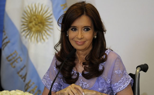 Argentine President Cristina Kirchner Out of Wheelchair for China Trip