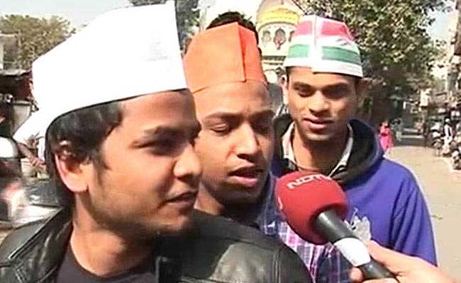 Smile. An Amar, Akbar, Anthony Moment in Bitter Delhi Battle