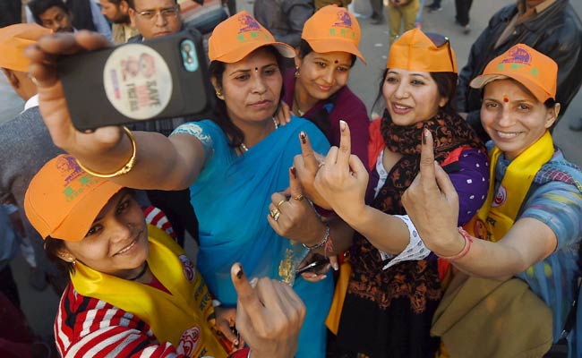 Delhi Elections 2015: 'Inked' Selfies a Hit on Polling Day