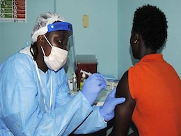 Sierra Leone Vaccinates People Quarantined After Ebola Death Sierra Leone Vaccinates People Quarantined After Ebola Death