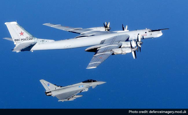 US Plays Down Flyover by Russian Bombers Near Warship