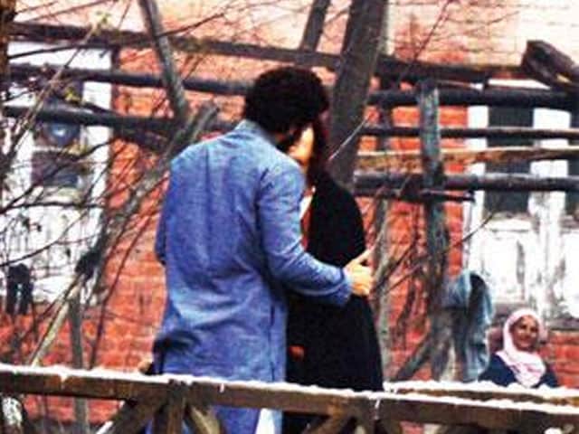 Katrina Kaif, Aditya Roy Kapur Fight Kashmir Chill With Fitoor Kiss
