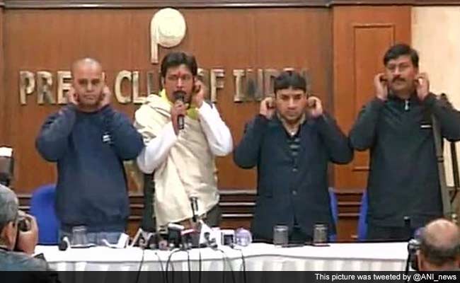 Former Members, Holding Ears, Apologise for Joining Aam Aadmi Party