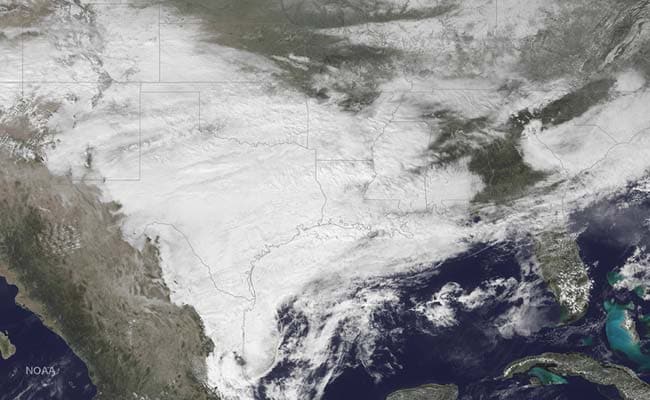 Ice Storm Hits Parts of Texas, Canceling Flights, Crippling Traffic