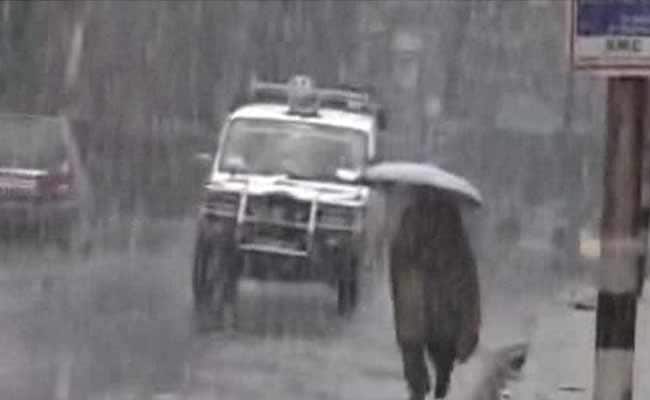 Unseasonal Rain Causes Massive Traffic Jams in Bengaluru