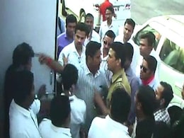 Suspected MNS Workers Attack Toll Plaza in Navi Mumbai, 6 Arrested Suspected MNS Workers Attack Toll Plaza in Navi Mumbai, 6 Arrested