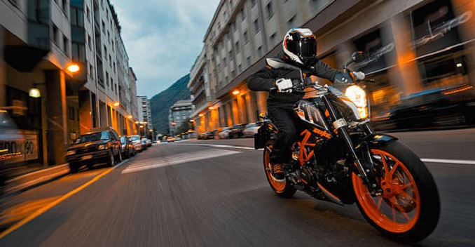 2015 KTM Duke 390 Launched With Few Updates