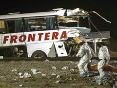 2 Children Among 20 Dead in Mexico Bus-Train Collision