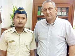 Mumbai: Cop Protects Woman From Abusive Auto Driver, Escorts Her Home