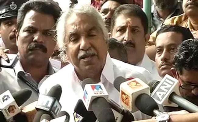 Kerala Chief Minister Oommen Chandy Meets KM Mani
