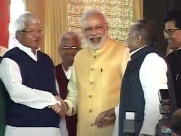 PM Shares Rare Photo-Op and Rarer Bonhomie with Lalu and Mulayam