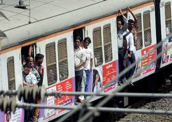 इंडिकेटरों में बदलाव को लेकर पश्चिम रेलवे ने जनता से मांगी राय