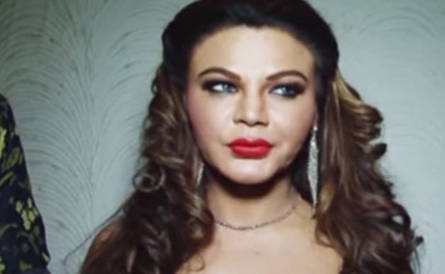 'Whistleblower' Rakhi Sawant's Reaction to AIB Roast Makes Social Media LOL