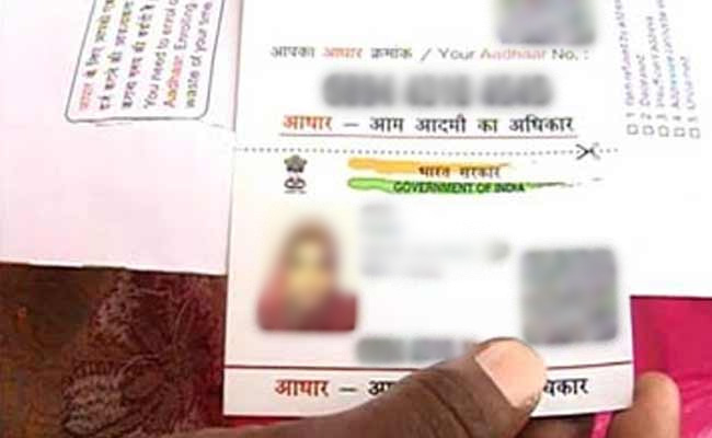 Maharashtra Cabinet Okays Plan to Issue Aadhar-Linked Ration Cards