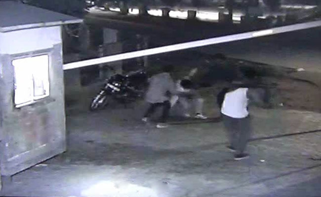 Security Guard of Rohtak Mall Beaten to Death With Sticks, Killers Caught on CCTV