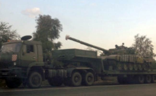 50 Tanks, 40 Missile Systems Cross From Russia into East Ukraine