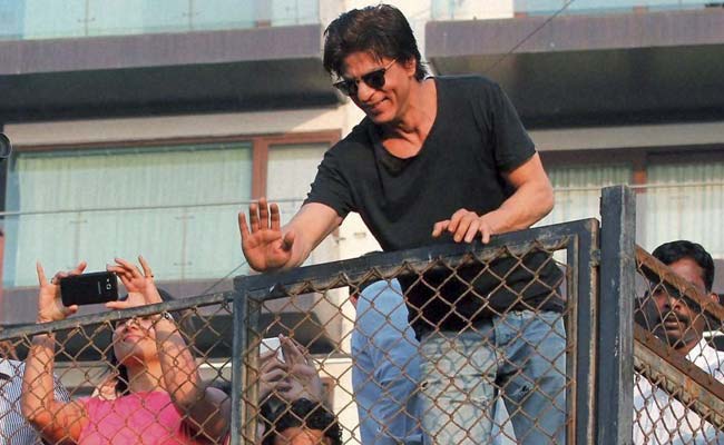 Actor Shah Rukh Khan Given a Week to Demolish Ramp Outside His Home by BMC