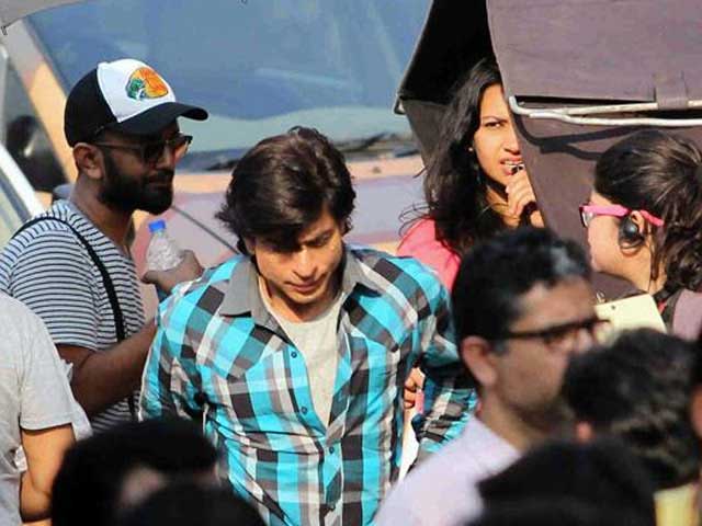 Shah Rukh Khan Says he is not Playing a 17-year-old in Fan