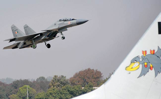 Debry Fallen from IAF Su-30 Aircraft Recovered Near Shirur, Pune