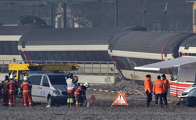 6 Injured as Trains Collide in Switzerland