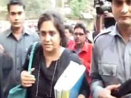 Government Puts Activist Teesta Setalvad's Company Under CBI Scanner Government Puts Activist Teesta Setalvad's Company Under CBI Scanner
