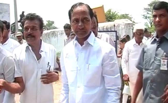 KCR In, Sonia Gandhi Ignored in Telangana History Text Book. Congress Cries Foul.