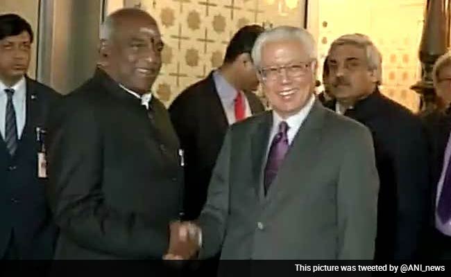 Singapore President Tony Tan Arrives in India on 4-day Visit