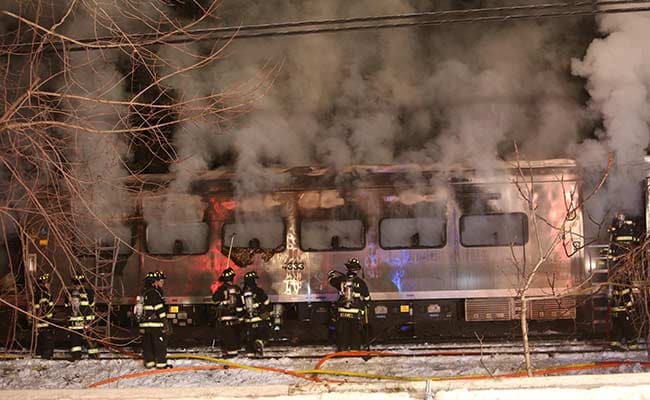 US Commuter Train Strikes Vehicle on Tracks, Killing 6