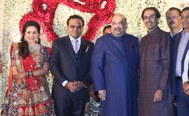 'Sin to Back Manjhi': Sena's New Barb at BJP and a Contrasting Wedding Photo