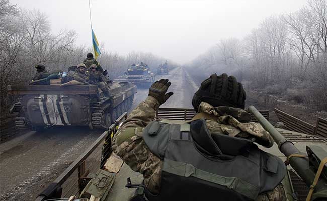 Ukrainian Troops Train With New British Arms Amid Russia Tensions