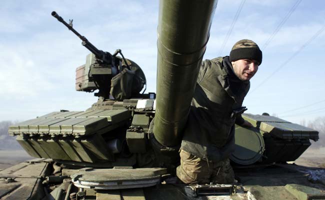 Ukraine Poised to Pull Back Arms While US, Russia Trade Barbs