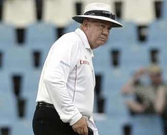 अंपायर डेविस