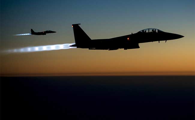 US Forces Launch 12 Air Strikes in Iraq, 3 in Syria