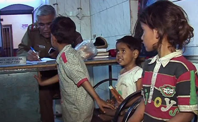 How a Tweet Helped Delhi Police Reunite 3 Children With Their Mother
