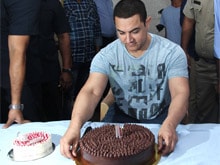 Aamir Khan's Early Birthday Party With the Press