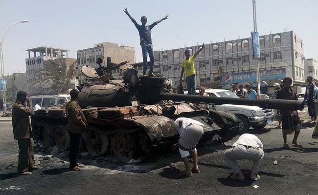 Fighting in Aden as Yemen's Houthis Make Gains