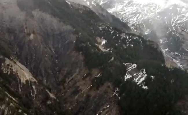 150 Dead in Germanwings Airbus Crash in France, Black Box Found