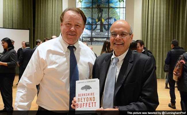 India-Born Ajit Jain in Race for Warren Buffett Successor