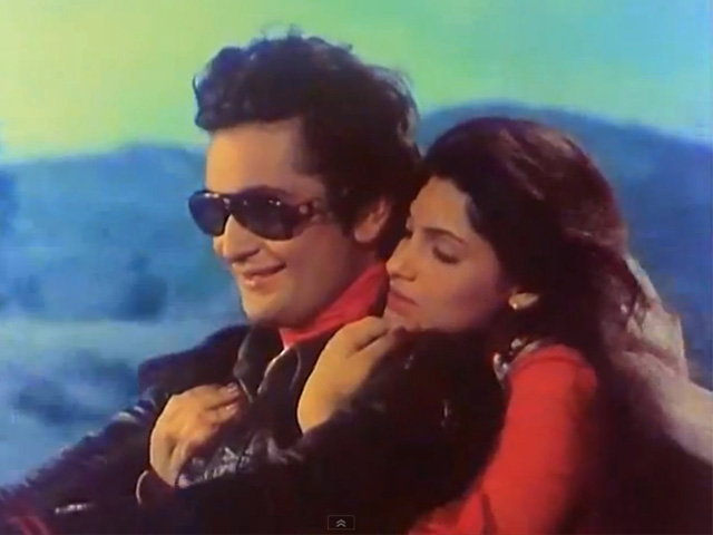 Twitter-Happy Rishi Kapoor Gets a Phone Call From Dimple Kapadia
