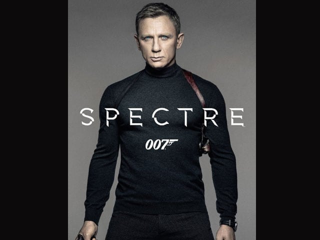 In SPECTRE Poster, Daniel Craig is Armed and Very, Very Dangerous