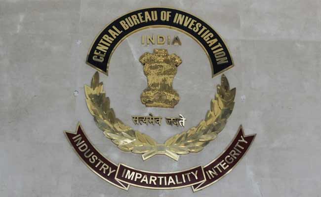 ग्रेटर नोएडा : जमीन घोटाले की जांच करने पहुंची सीबीआई टीम को दौड़ाया, हमले में अधिकारी हुए घायल