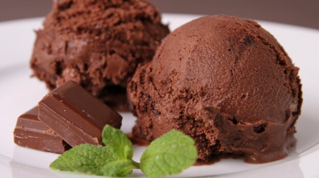 Now Enjoy Chocolate Ice Cream Without Any Regret! Try This Healthy Version Today