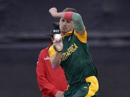 डेल स्टेन बने टेस्ट में नंबर वन गेंदबाज, आर अश्विन को नंबर तीन पर धकेला डेल स्टेन बने टेस्ट में नंबर वन गेंदबाज, आर अश्विन को नंबर तीन पर धकेला