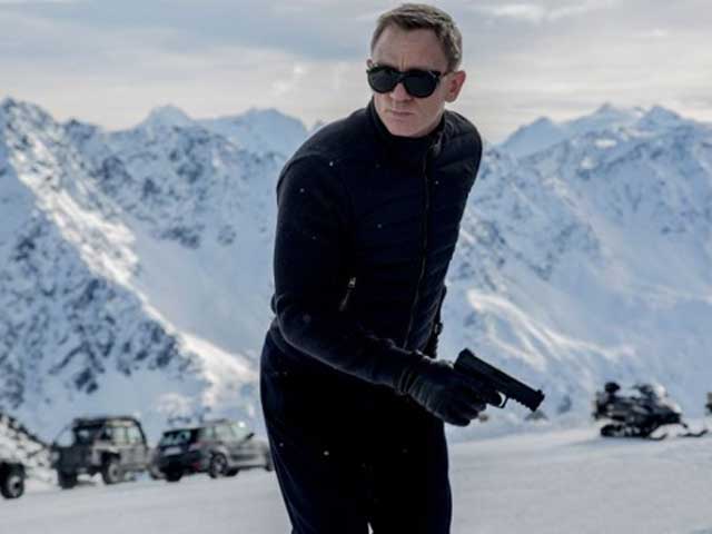 Daniel Craig: <i>SPECTRE</i> is Like 'A Magician's Trick'