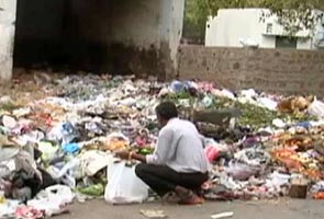 हड़ताल खत्म, लेकिन फैला कूड़ा नहीं समेट पा रहा MCD हड़ताल खत्म, लेकिन फैला कूड़ा नहीं समेट पा रहा MCD