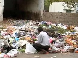 हड़ताल खत्म, लेकिन फैला कूड़ा नहीं समेट पा रहा MCD हड़ताल खत्म, लेकिन फैला कूड़ा नहीं समेट पा रहा MCD