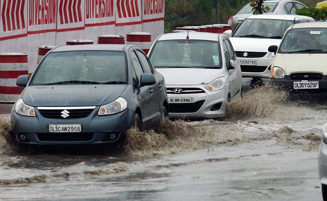 Unseasonal Rain Lashes North India; Traffic Jams in Delhi