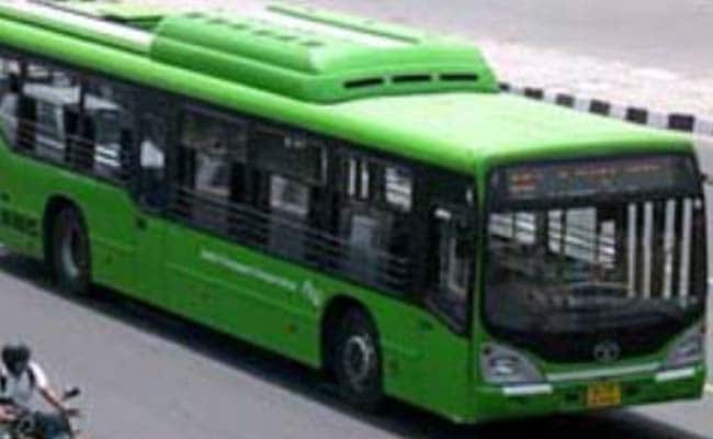 1 Killed, 34 Injured After DTC Bus Rams Metro Pillar In West Delhi 1 Killed, 34 Injured After DTC Bus Rams Metro Pillar In West Delhi