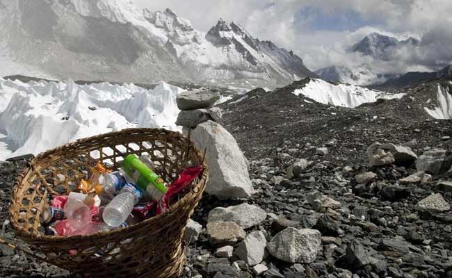 Nepal Tells Mount Everest Litterbugs to Take Out the Trash