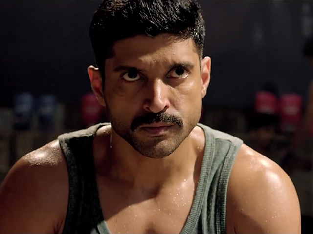 Farhan Akhtar Heads to Kashmir for <i>Wazir</i> Shoot Farhan Akhtar Heads to Kashmir for <i>Wazir</i> Shoot